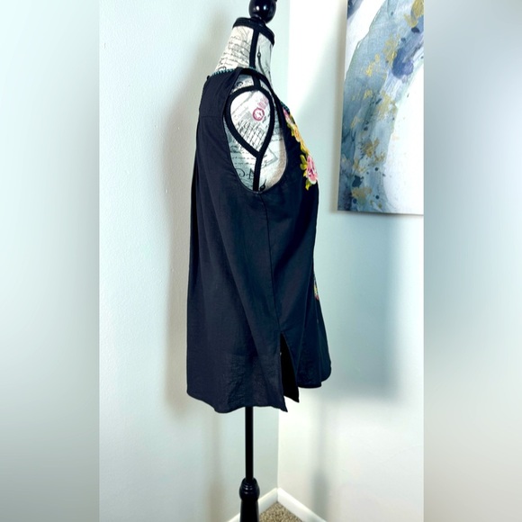 April Sky Vibrant Floral Embroidered Black Sleeveless Top Size Large - Picture 2 of 9